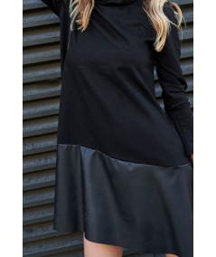 Macadamia fekete garbós ruha műbőrrel M511 | fekete